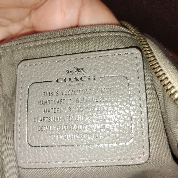 NWT Coach Nomad Fringe Hobo Chalk White Pebbled Leather & Gunmetal Hardware - Picture 5 of 6